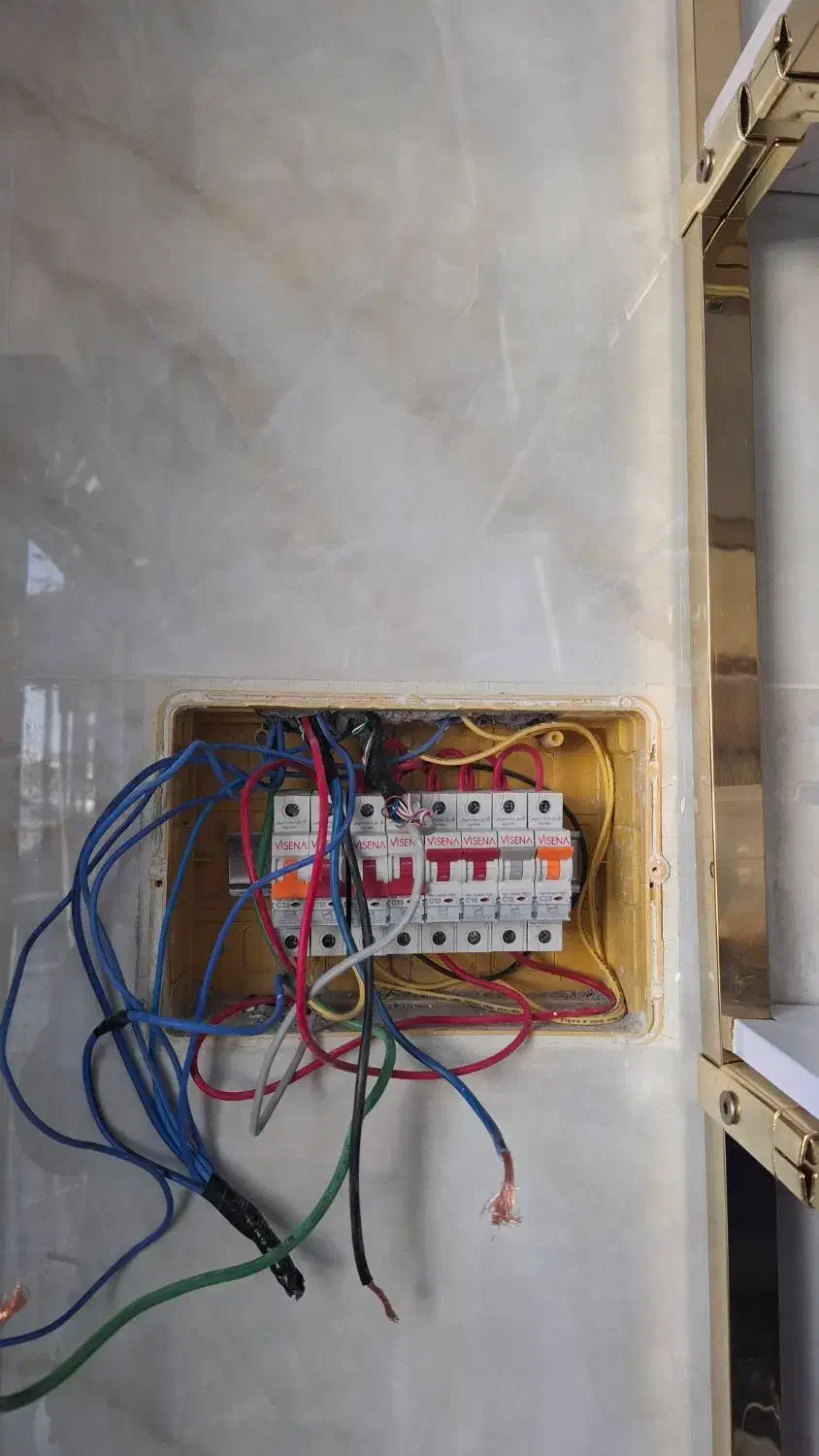 برقکش برقکار برق کش برق کار برقکشی خرده کاری برقی|خدمات پیشه و مهارت|یزد, |دیوار