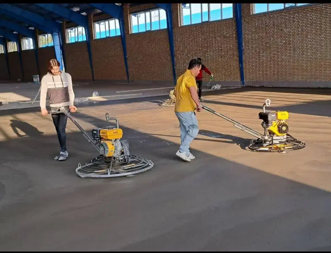 بتن ریزی کف با ماله پروانه و دوربین|خدمات پیشه و مهارت|تهران, آسمان|دیوار