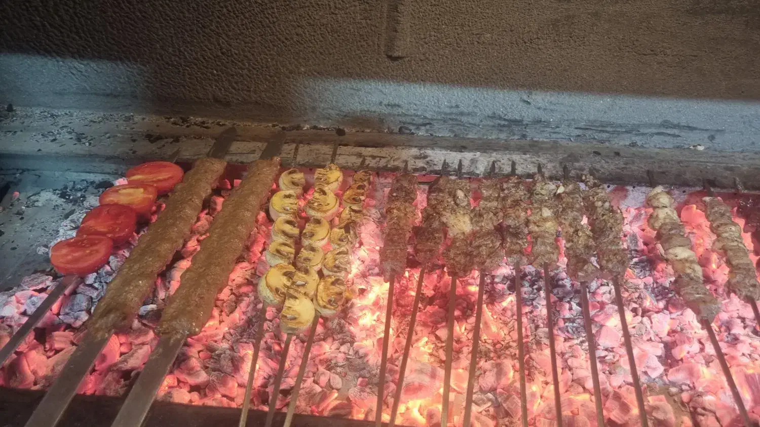 نیازمند نیرو|استخدام خدمات فروشگاه و رستوران|بندر کنگان, |دیوار