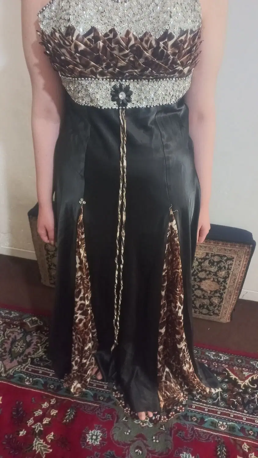 لباس|لباس|همدان, |دیوار