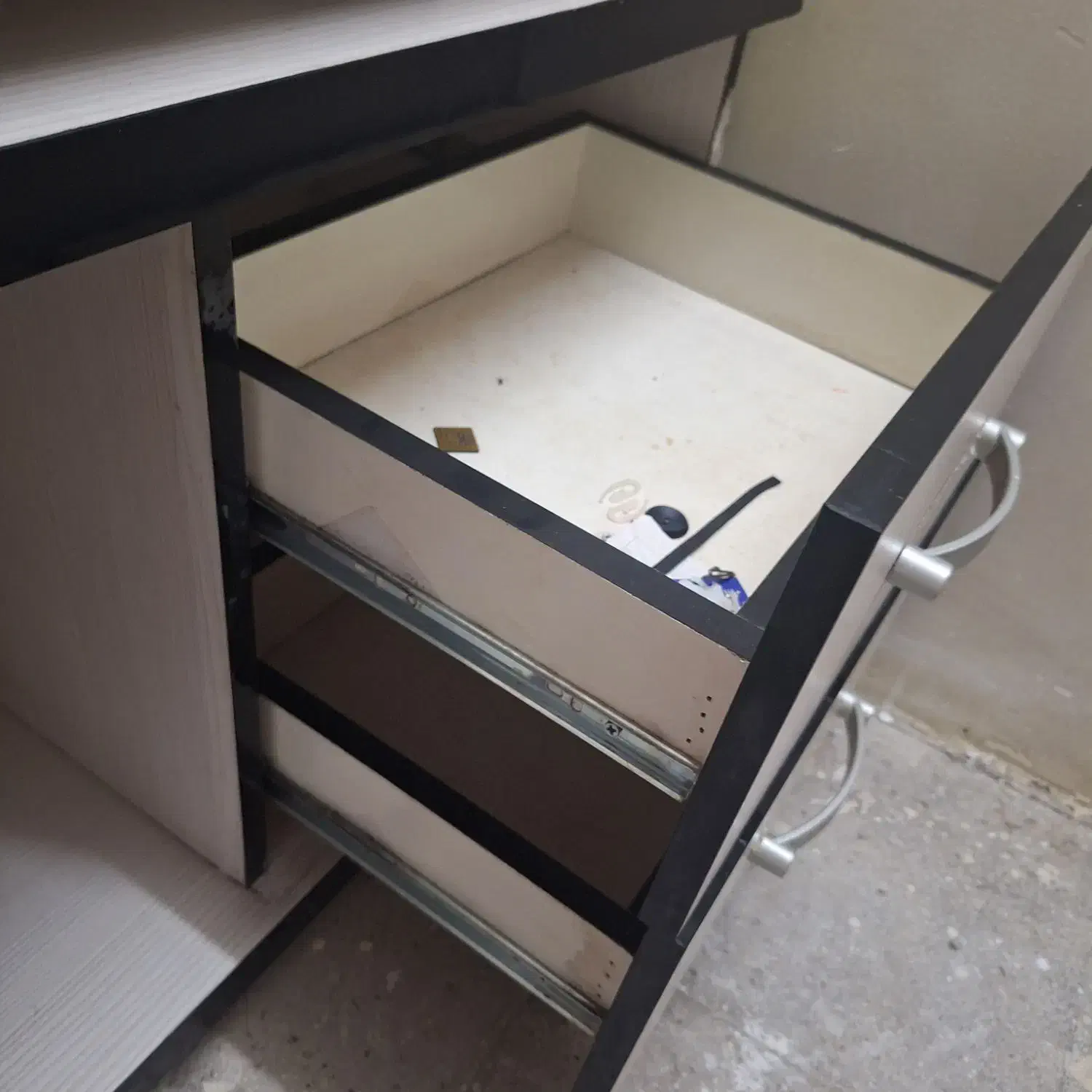 میز تلویزیون MDF کرم رنگ|میز تلویزیون|تهران, مسعودیه|دیوار