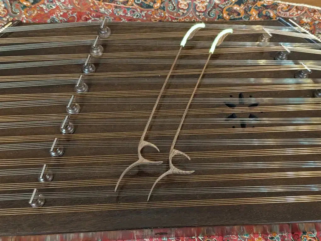 سنتور تمام گردو نوی نو 4مهر با جعبه حرفه ای|سازهای سنتی|اصفهان, احمدآباد|دیوار