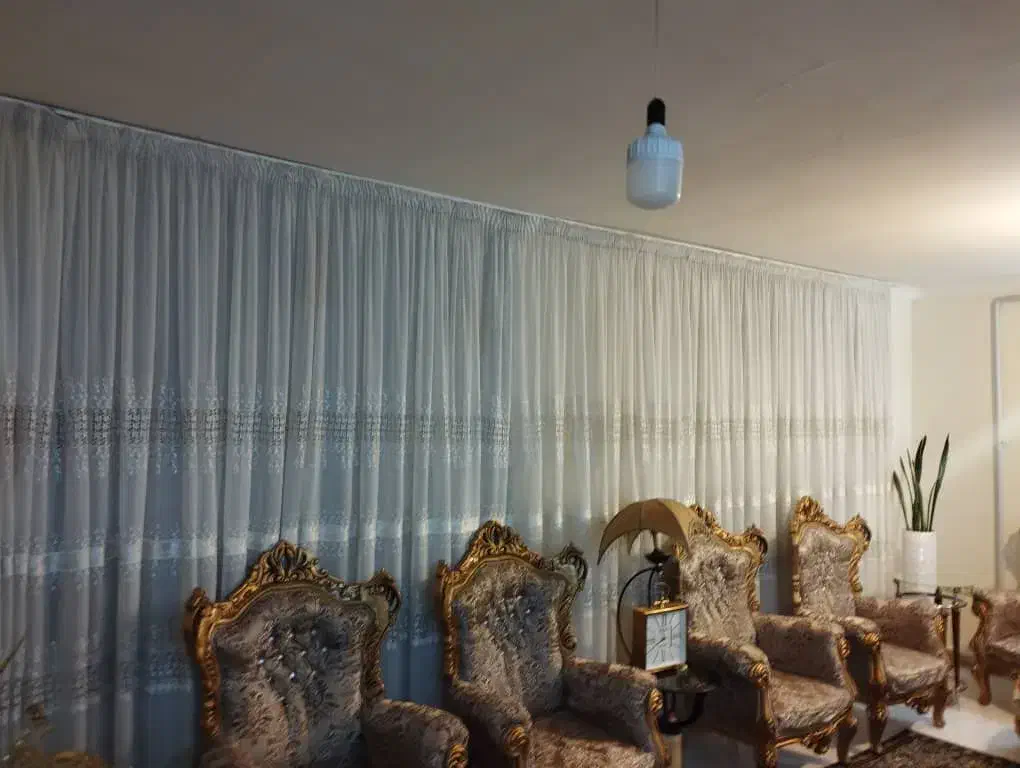 پرده تقریبا۱۸مترگیپوروسفیدرنگ|پرده، رانر، رومیزی|مرند, |دیوار