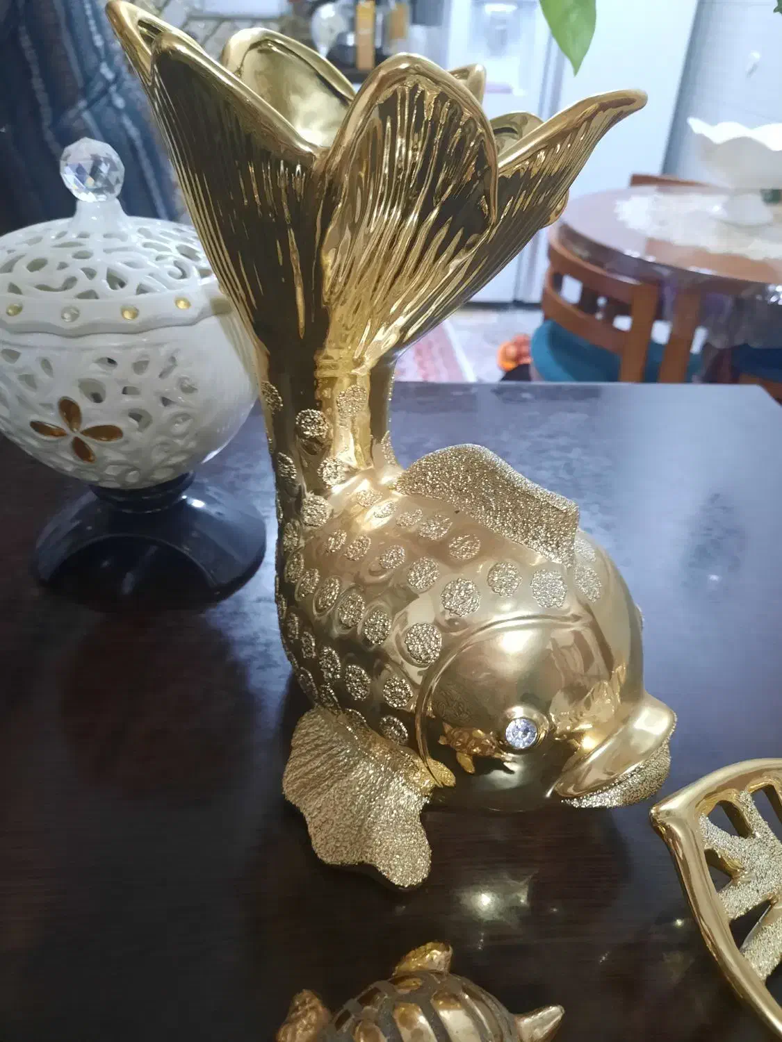 دکوری|مجسمه، تندیس، ماکت|صومعه‌سرا, |دیوار