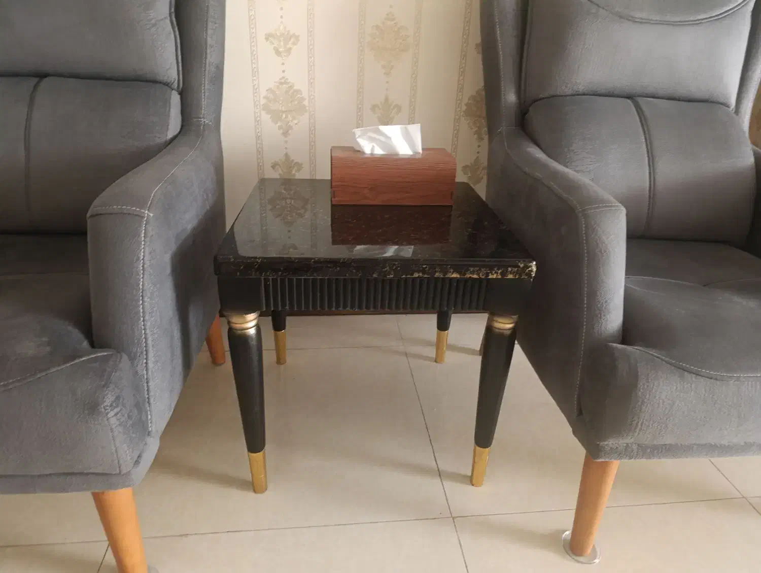 یک جلو مبلی و یک عسلی پولیشی|مبلمان خانگی و میز عسلی|رباط‌کریم, رباط‌کریم|دیوار