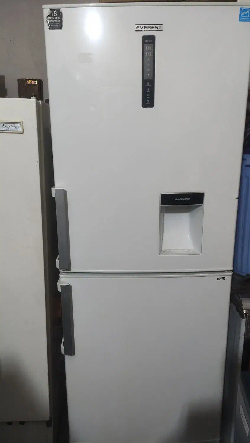 یخچال فریزر دیجیتالی اورست در حد نو بدون برفک|یخچال و فریزر|همدان, |دیوار