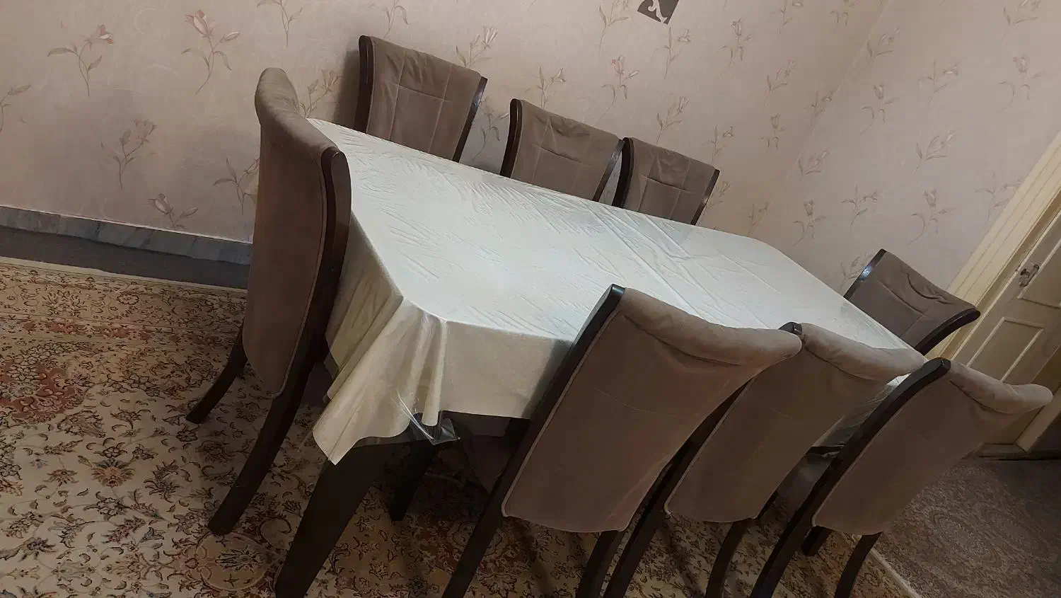 فروش مبل راحتی هفت نفره و میز ناهار خوری ۸ نفره|مبلمان خانگی و میز عسلی|تهران, سازمان برنامه جنوبی|دیوار