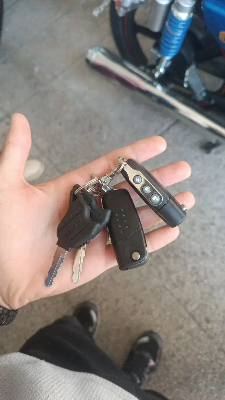 موتور ۲۰۰ متین صفر همه چی تموم|موتورسیکلت|بروجرد, |دیوار