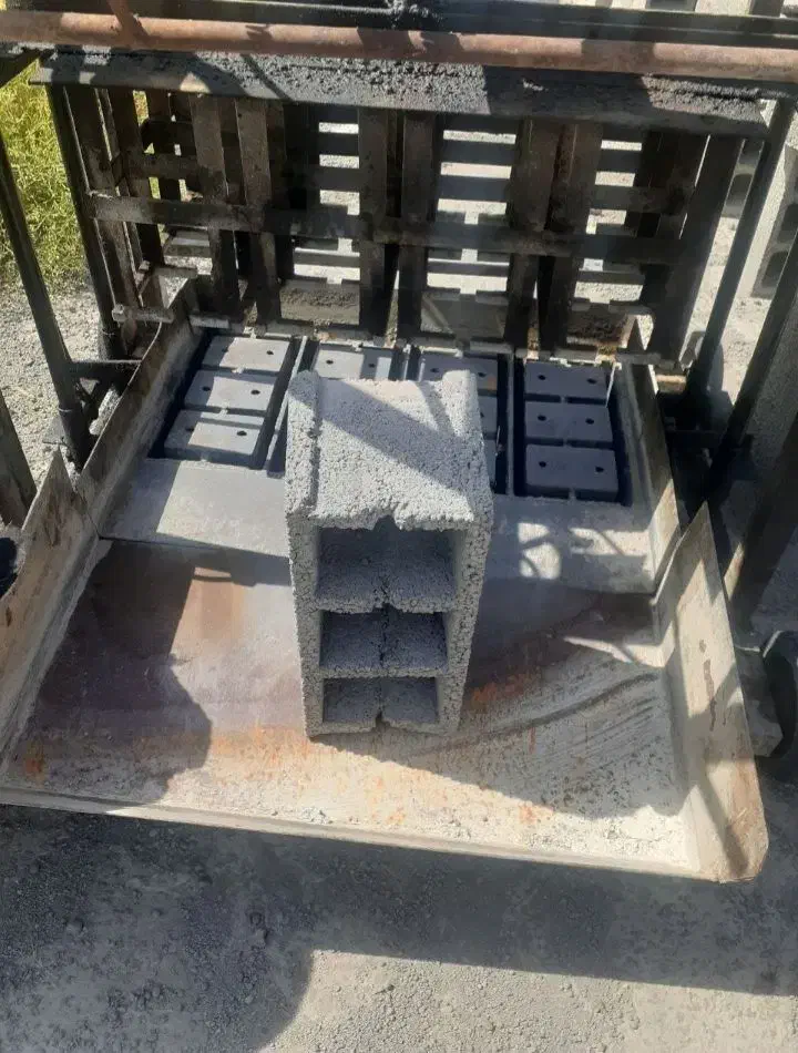 دستگاه بلوک زن دستی ۳ خانه ۴تایی|ماشین‌آلات صنعتی|نیر (اردبیل), |دیوار