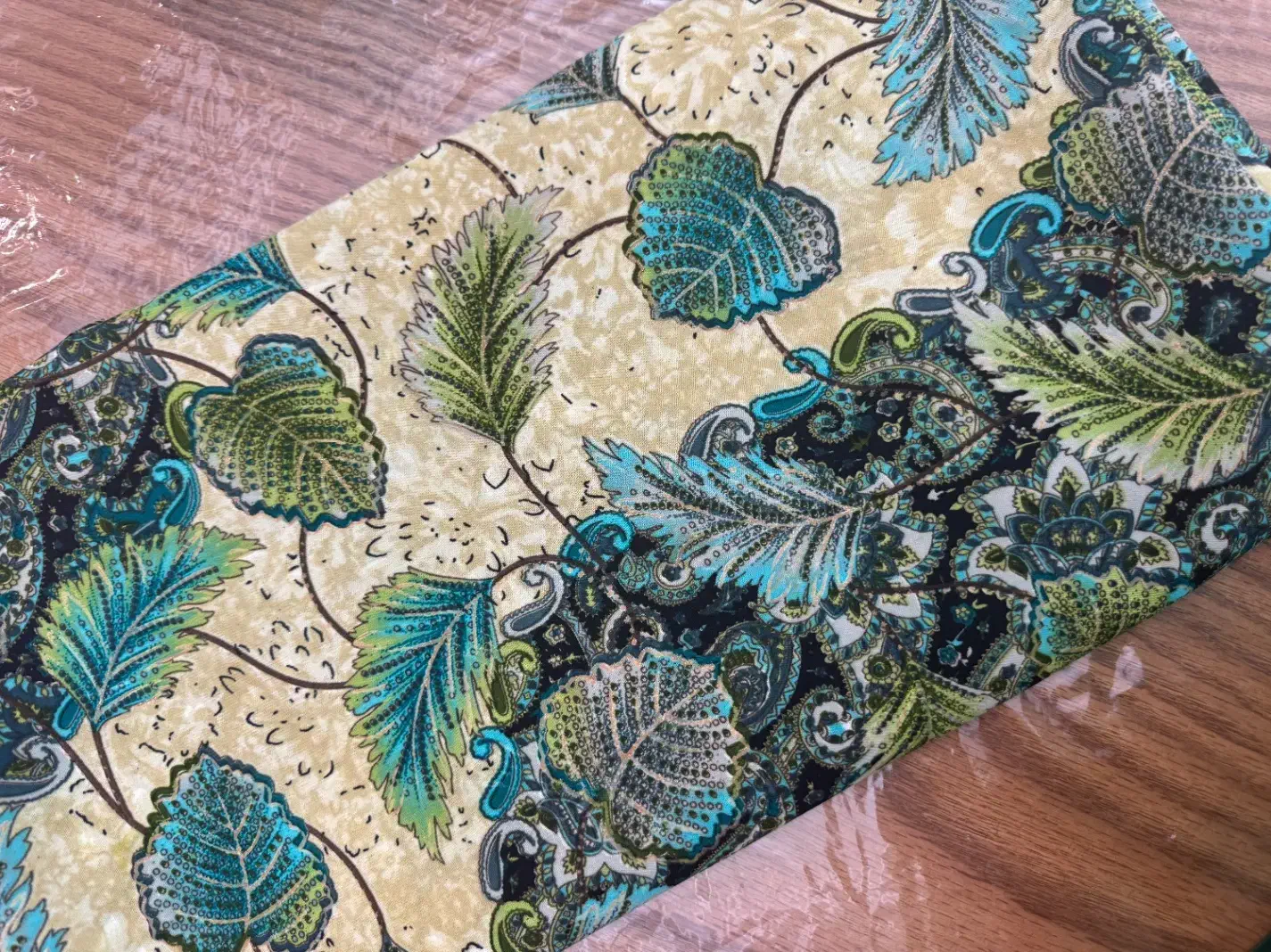 چادر رنگی|لباس|کرج, مهرویلا شمالی|دیوار