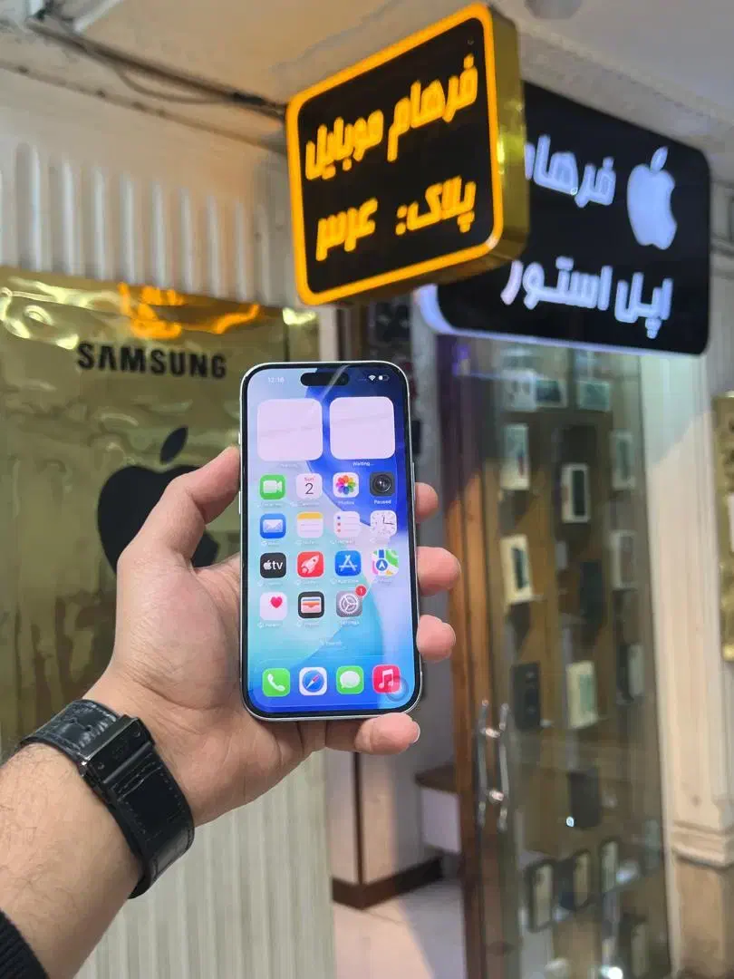 ایفون۱۵ iphone بسیار تمیز در حدنو فرهام موبایل|موبایل|شیراز, زند|دیوار