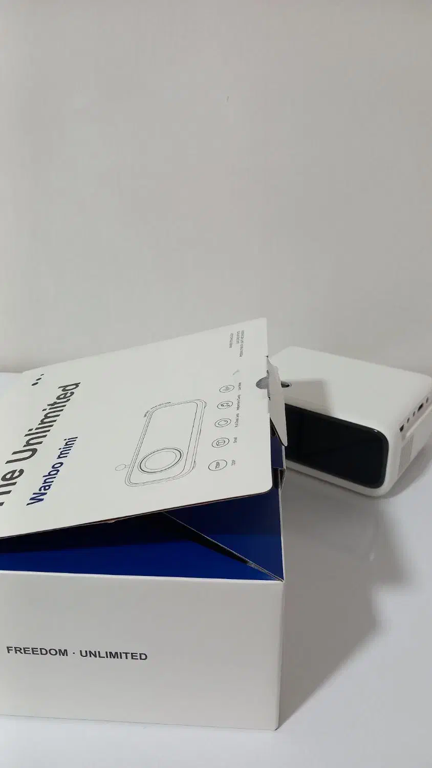 پروژکتور wanbo mini pro|تلویزیون و پروژکتور|قم, پردیسان|دیوار