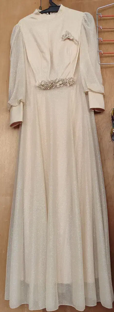 لباس مجلسی|لباس|گلستان (تهران), |دیوار