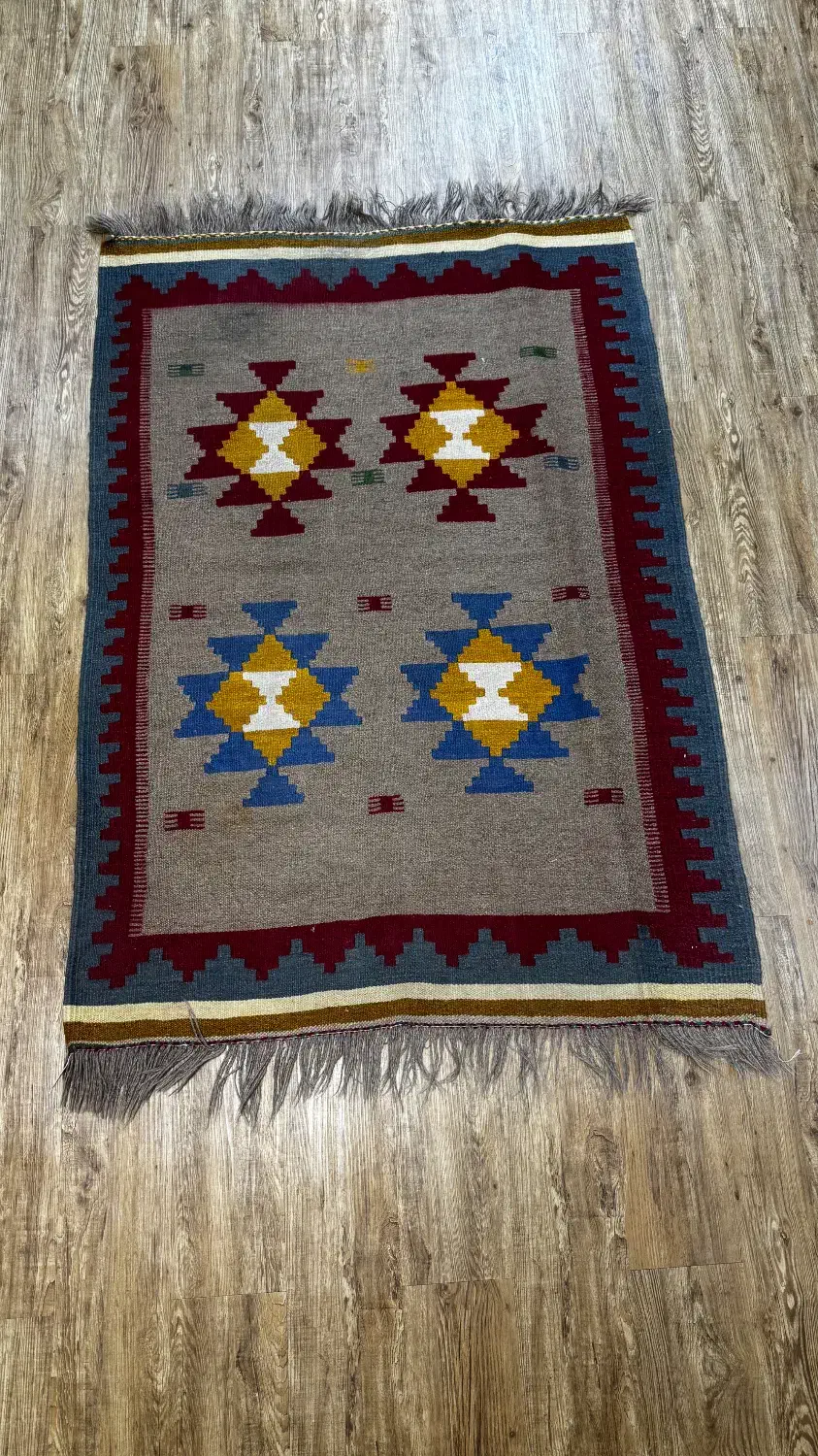 «گلیم تمیز و سالم/بدون لکه و پارگی/مناسب دکور»|گلیم، جاجیم، گبه|رشت, استادسرا|دیوار