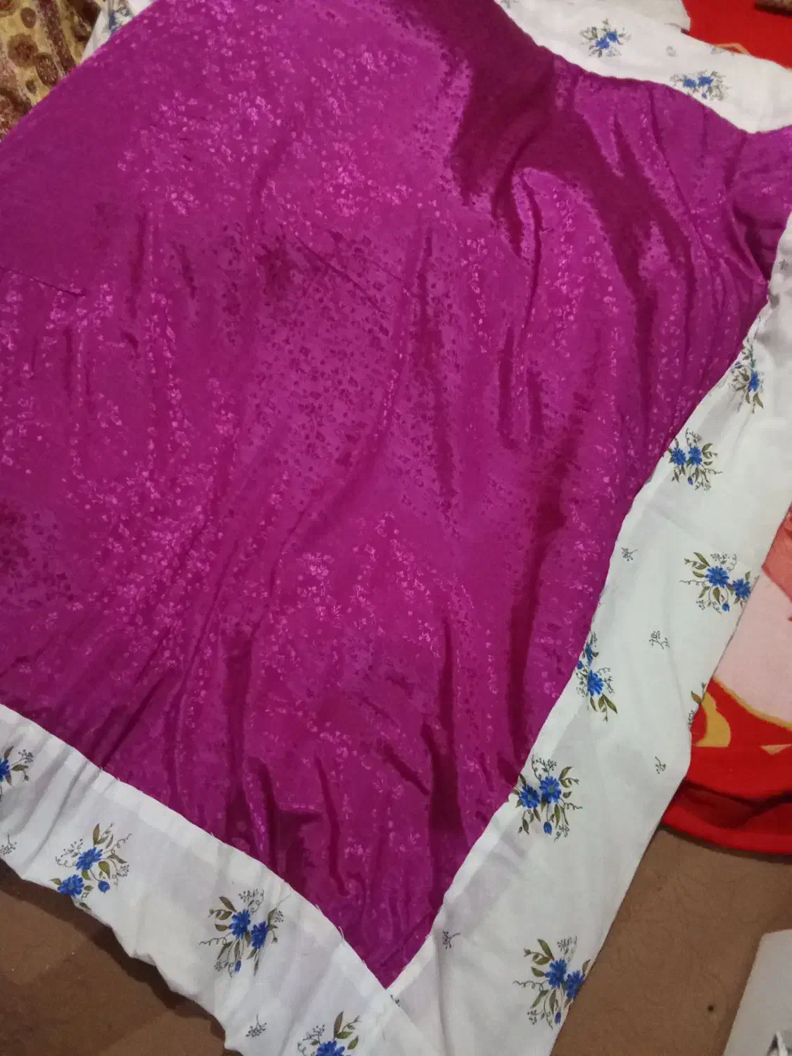 دوعدد لحاف|رختخواب، بالش، پتو|میاندوآب, |دیوار