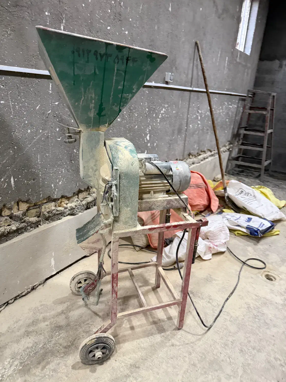 دستگاه اسیاب نو در حد ۵۰۰ کیلویی نقد اقساط|ماشین‌آلات صنعتی|قنوات, |دیوار