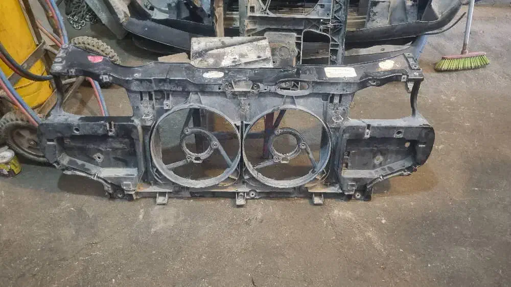 سینی فن وچراغ جلو سمند و چراغ جلو کوییک و...|قطعات یدکی و لوازم جانبی|برخوار, |دیوار