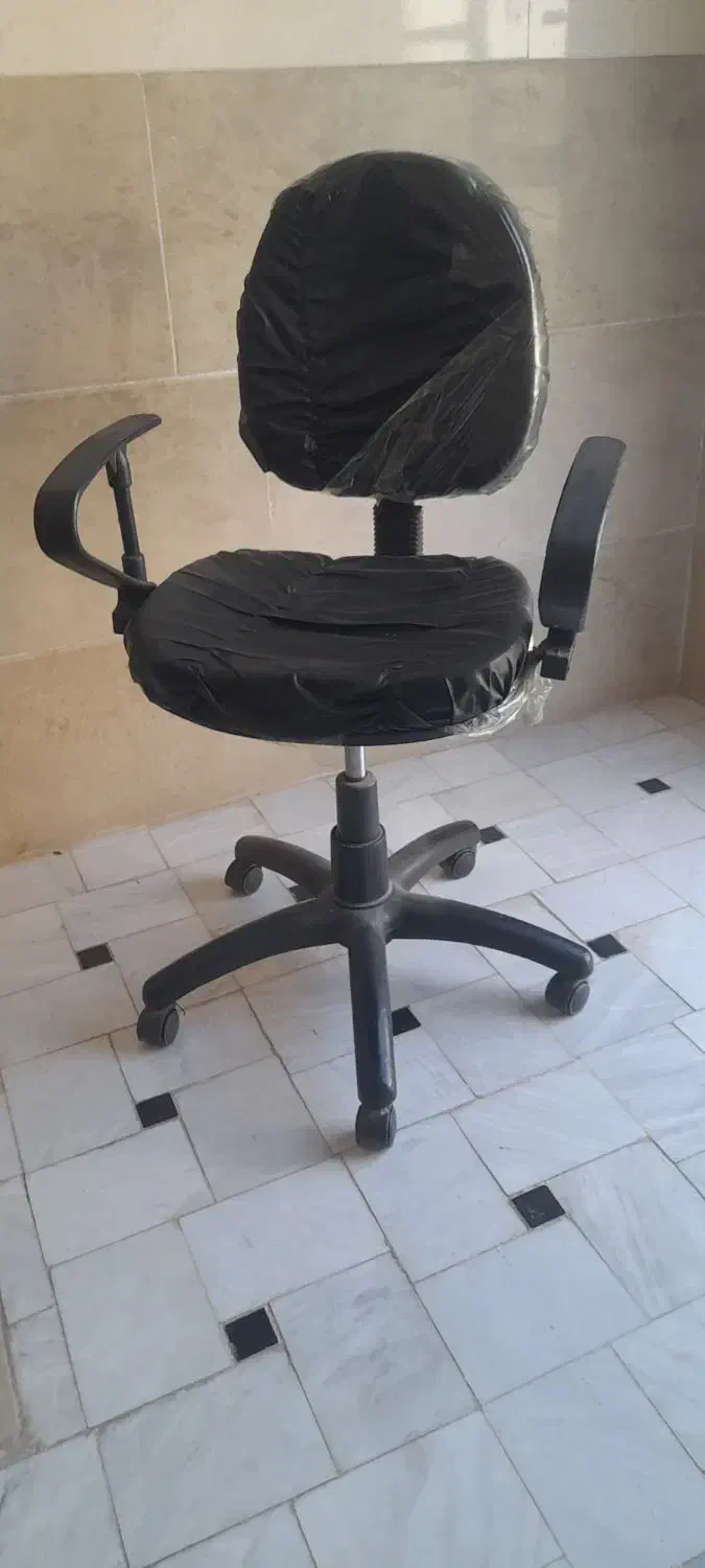 2تا صندلی چرخدار|مبلمان اداری|قم, شهرک امام حسن|دیوار