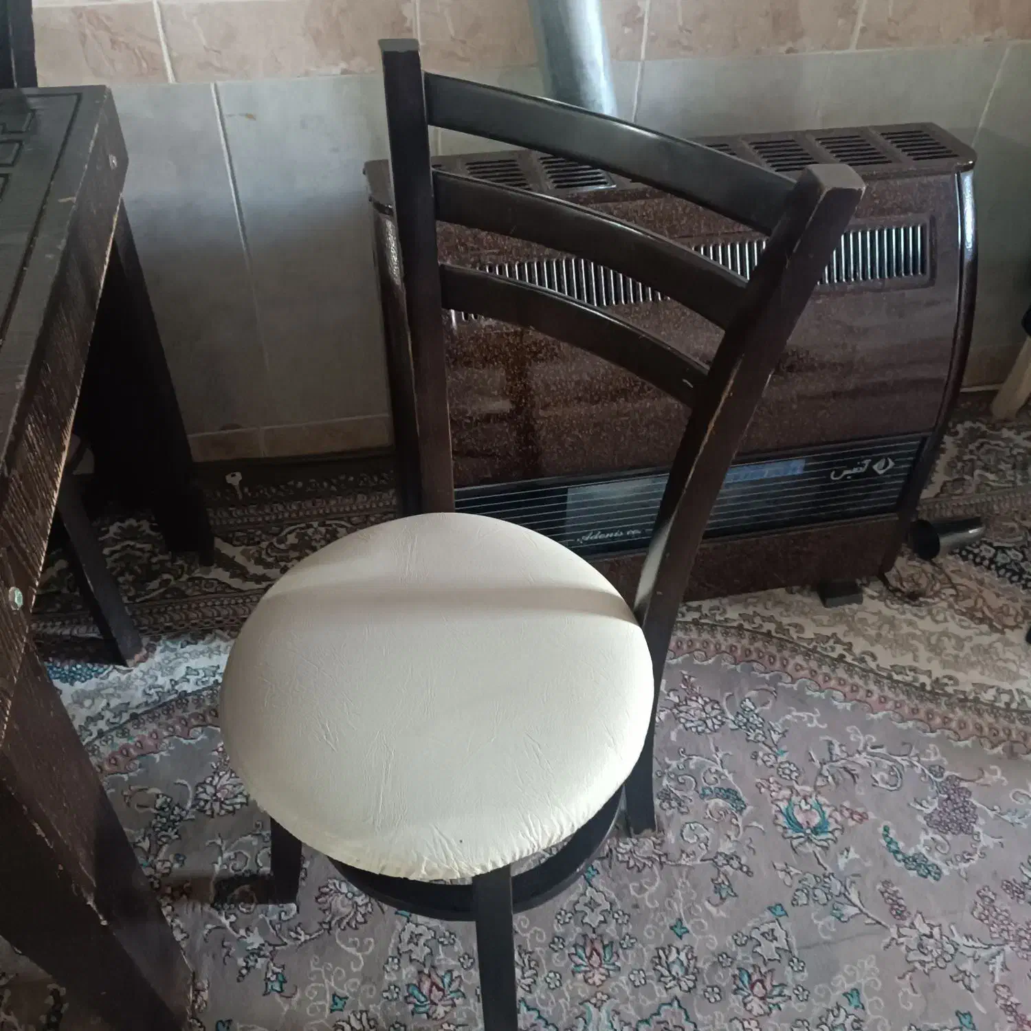 میز ناهار خوری ۶نفره|میز و صندلی غذاخوری|سبزوار, شرق کال عیدگاه|دیوار