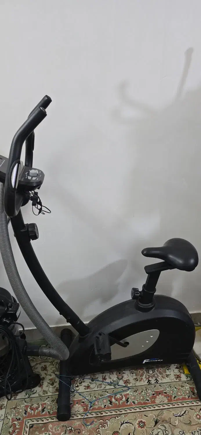 دوچرخه ثابت درجه ۱|تجهیزات ورزشی|لامرد, |دیوار