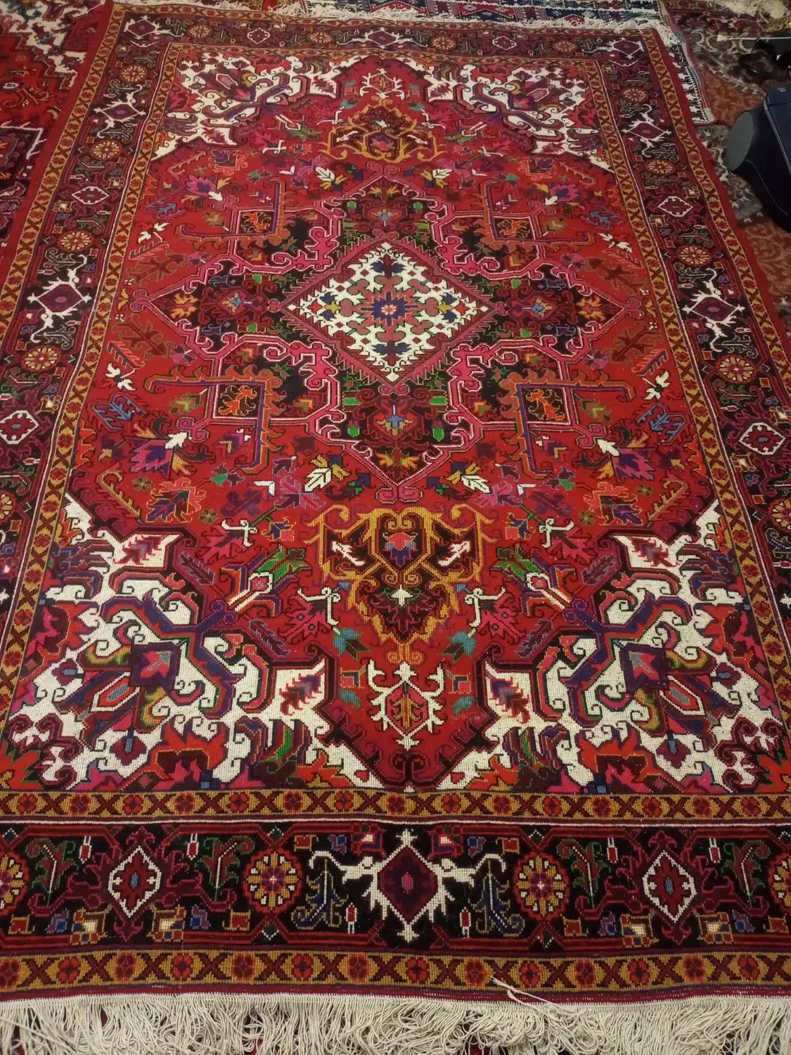 فروش فرش تاجری تازه از دار افتاده|فرش|تبریز, |دیوار