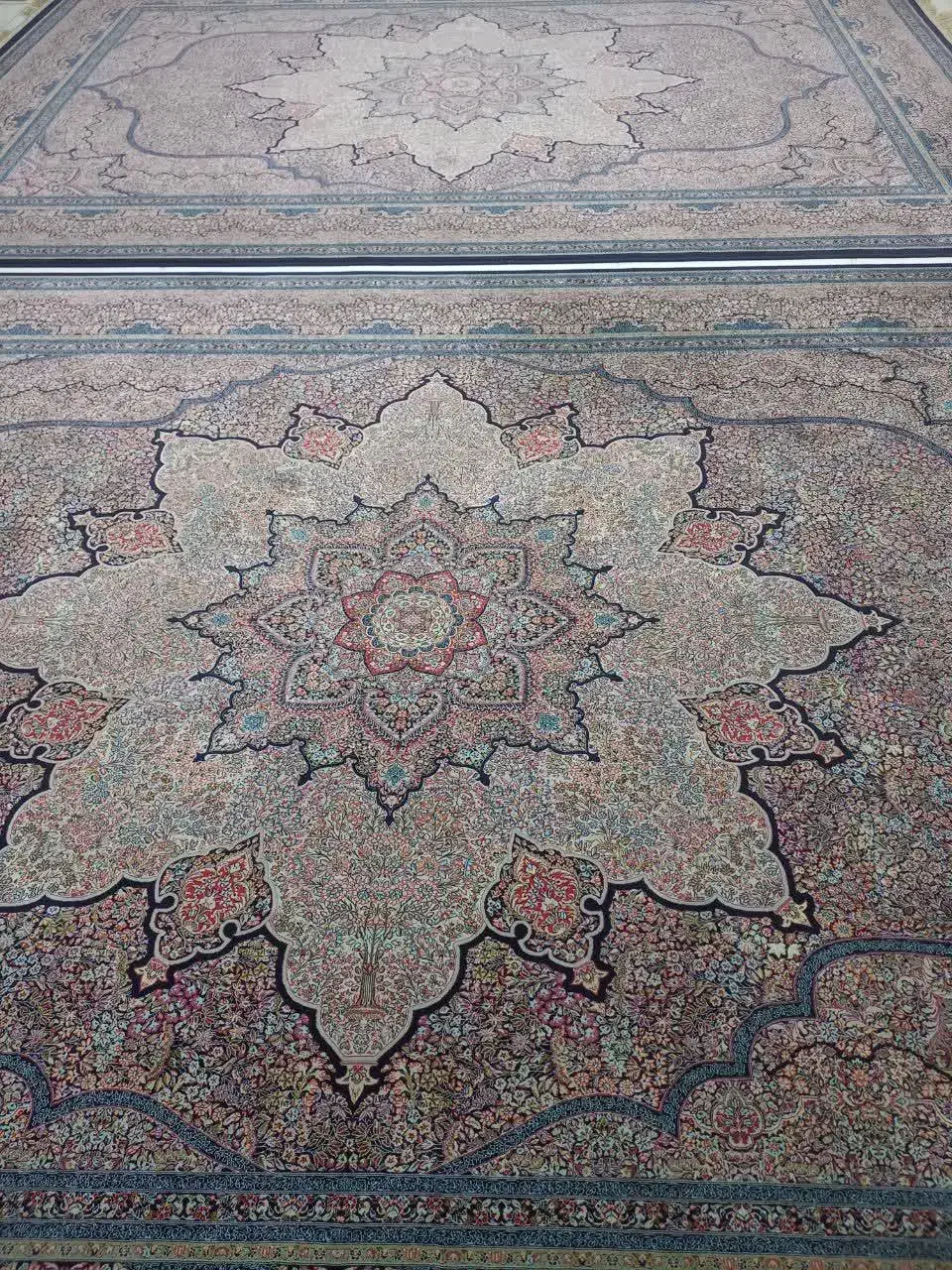 جفت فرش ۹متری ۱۲۰۰شانه ۳۶۰۰تراکم خاطره کاشان|فرش|کرج, کمال‌شهر|دیوار