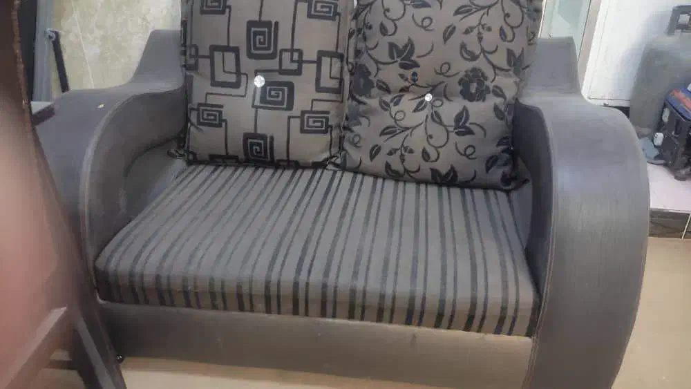 مبلمان راحتی در حد نو|مبلمان خانگی و میز عسلی|ایلام, |دیوار