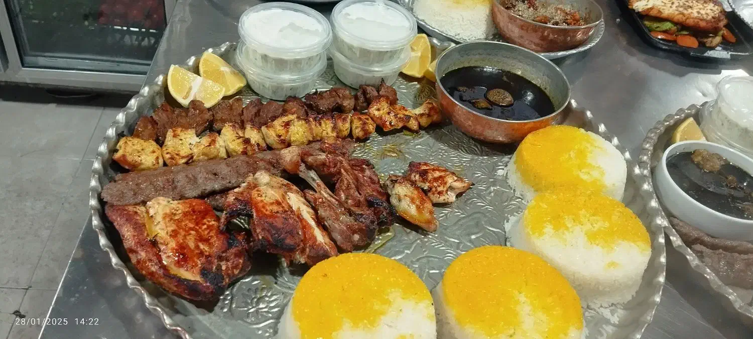 آشپز سیار هستم جهت انواع مراسمات همشهریان عزیز|خدمات پذیرایی، مراسم|سنندج, |دیوار