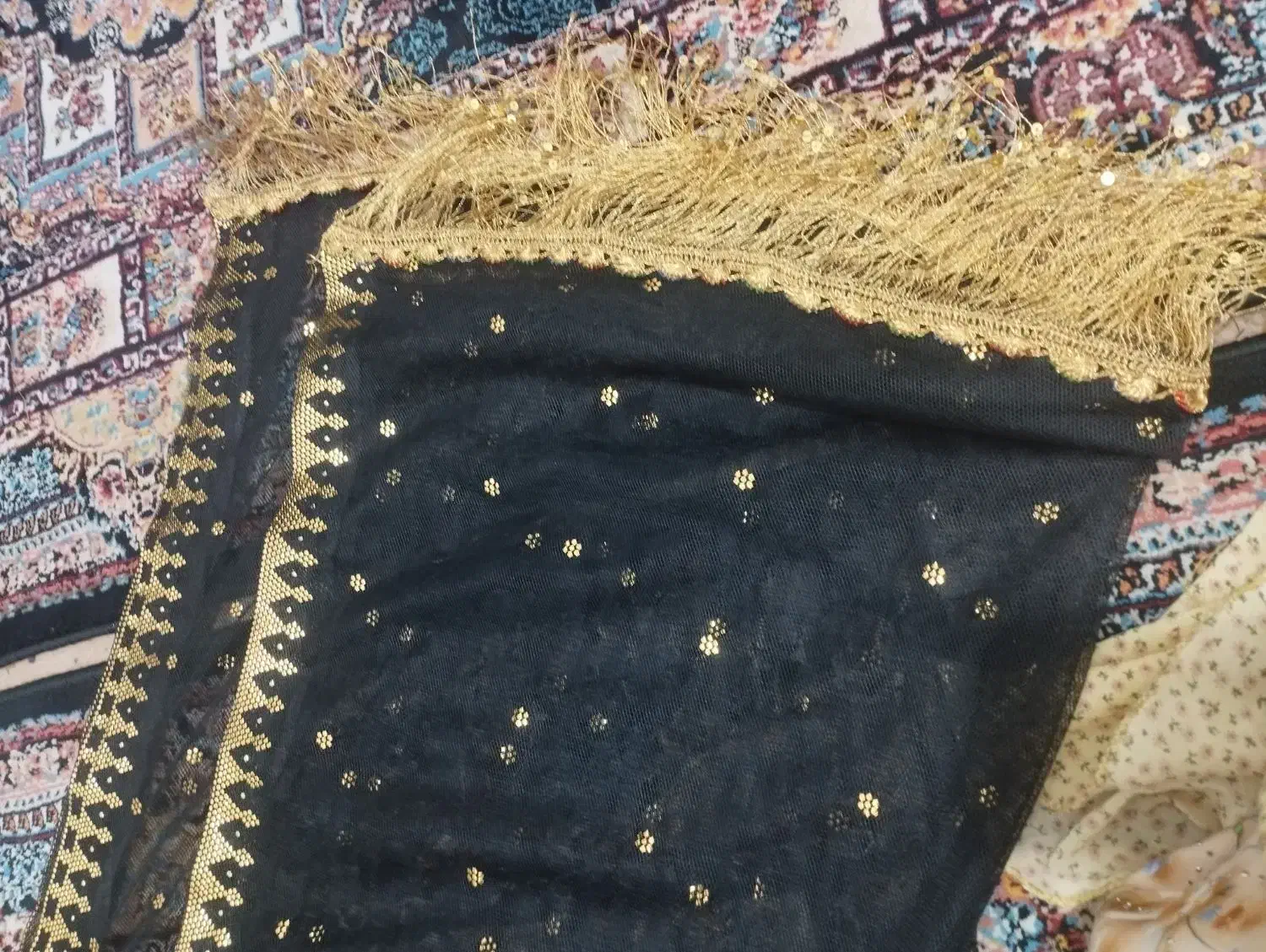 شال خوسی نو فروشی قیمت هفت میلیون تخفیف هم داره|لباس|بندرعباس, |دیوار