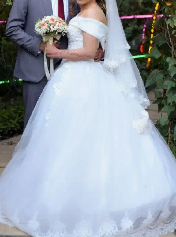 لباس عروس پایین گیپور فقط۱۵۰۰|لباس|فریدونکنار, |دیوار