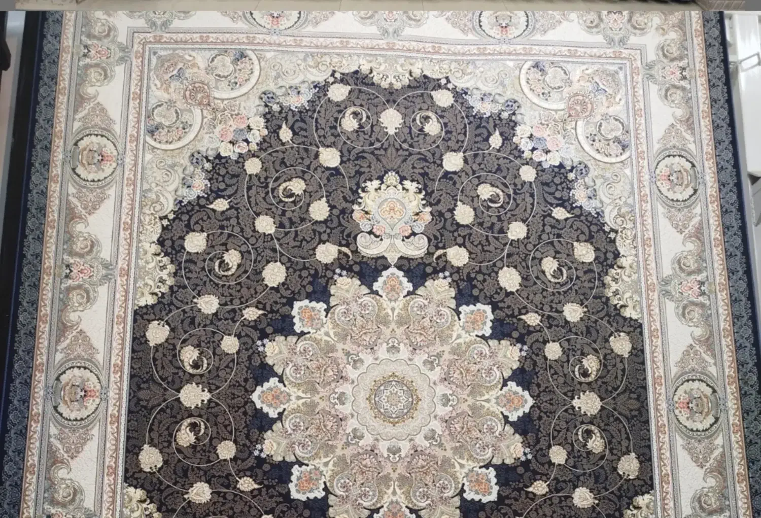 کاملا سالم ونویک هفته ای هست خریدم ۲عدد|فرش|دلیجان, |دیوار