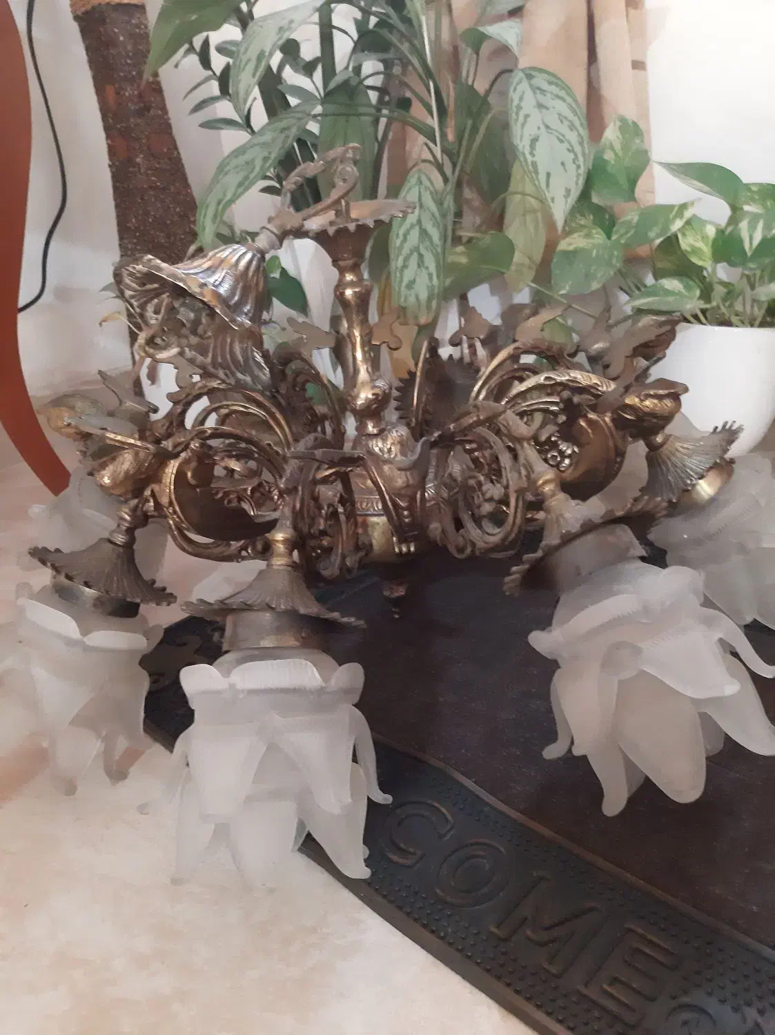 لوستر برنز هشت شاخه و هشت فرشته برنز|لوستر و چراغ آویز|نوشهر, |دیوار