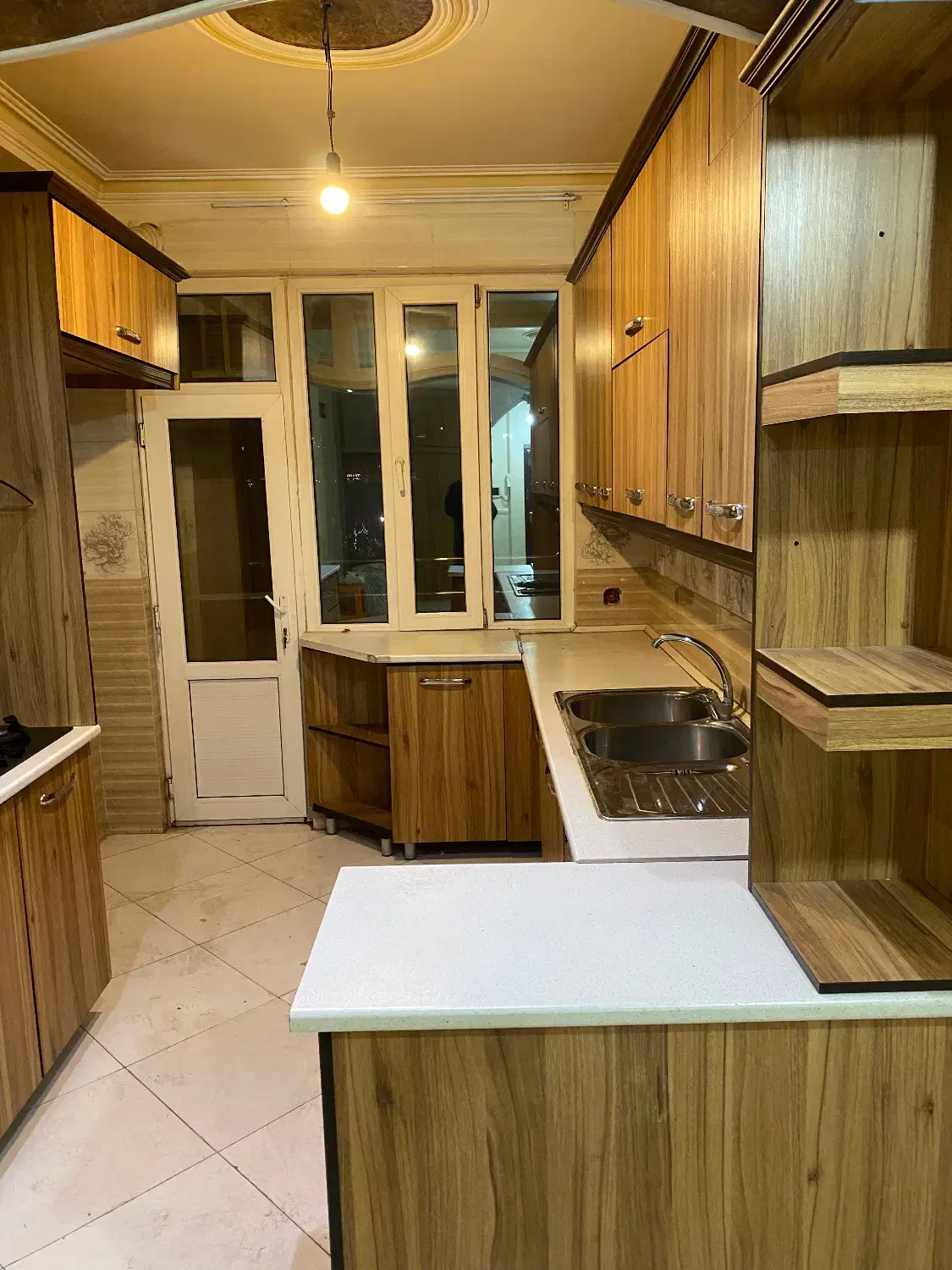 آپارتمان ۶۳متری بلور سازی