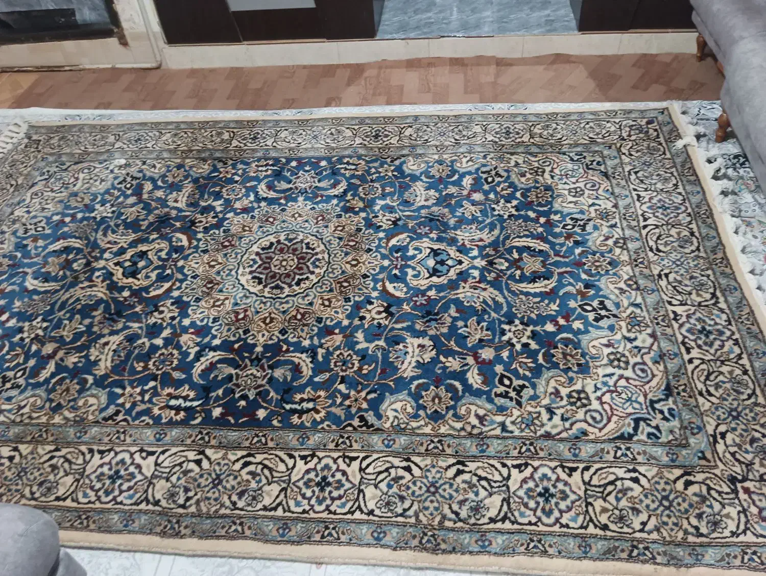 فرش دست باف گل ابریشم|فرش|سمنان, |دیوار