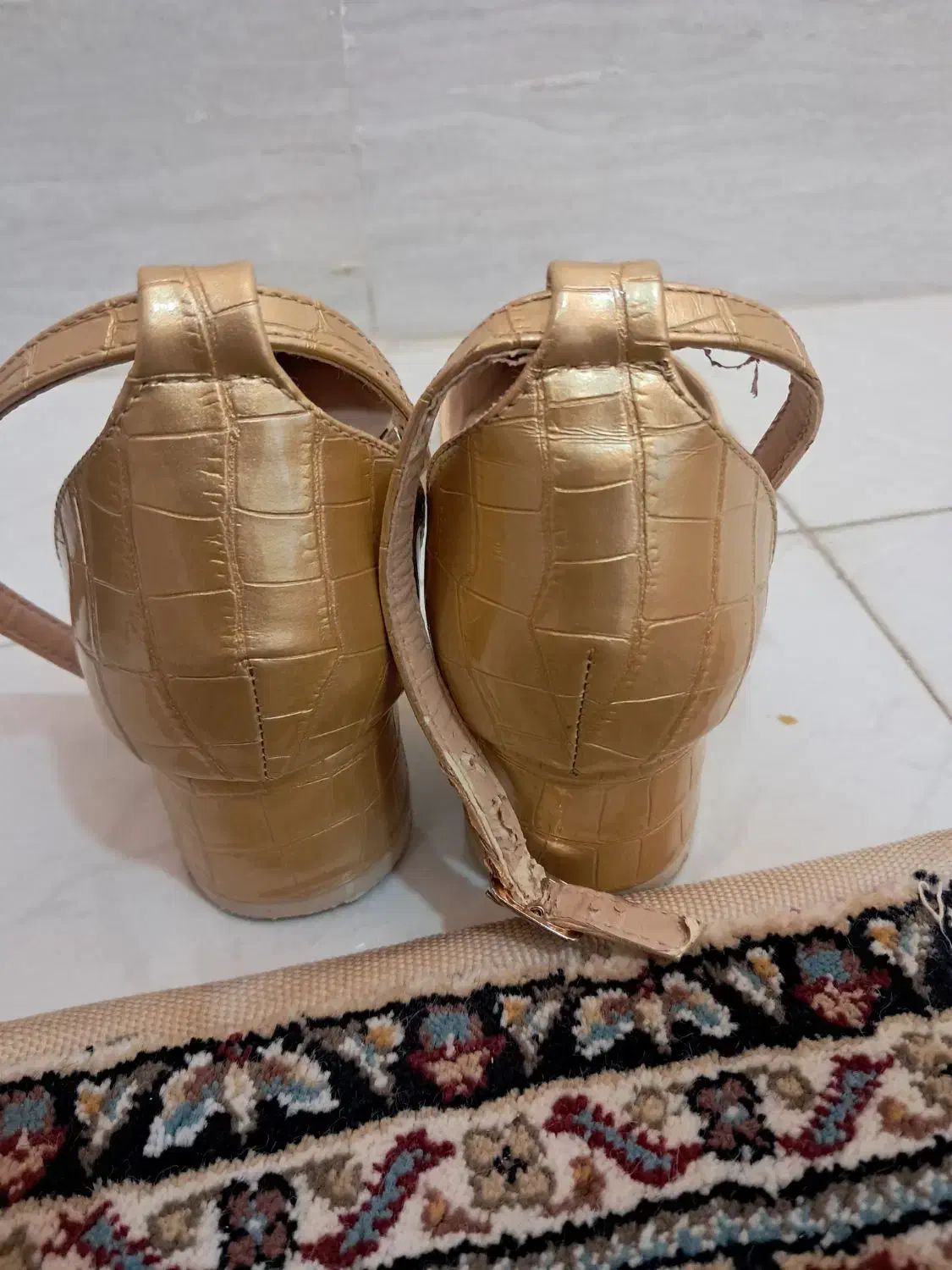 کفش در حد نو|کیف، کفش، کمربند|آبدانان, |دیوار