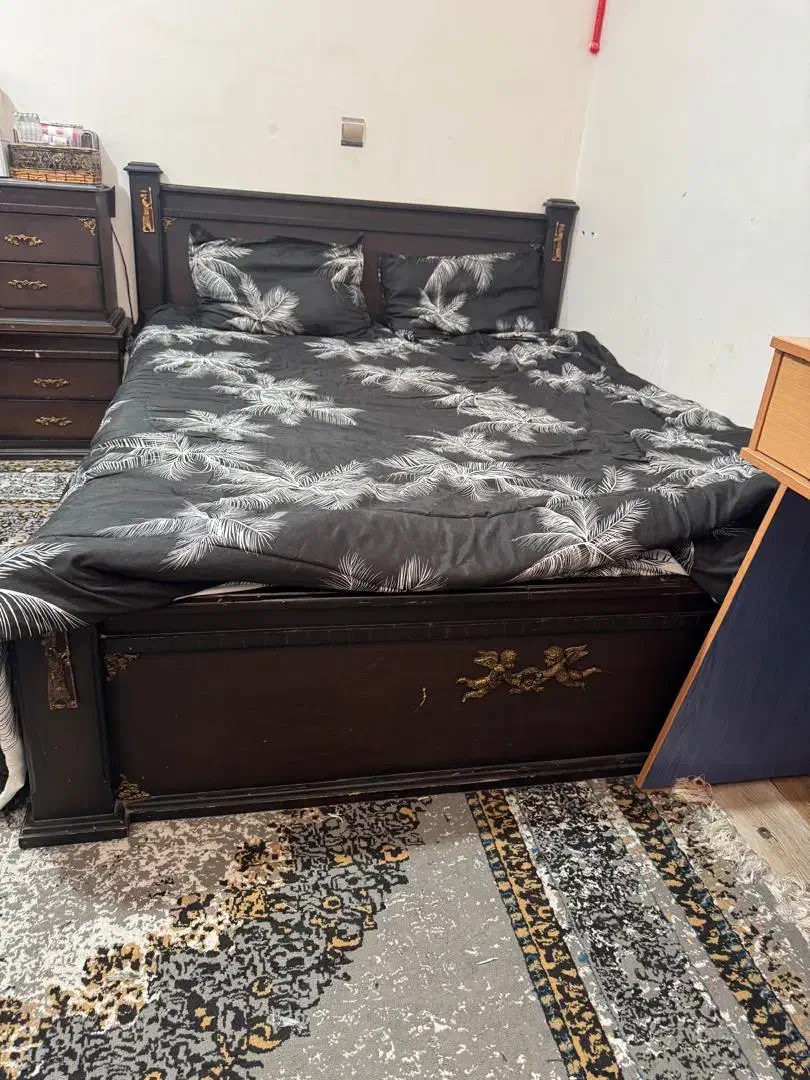 تخت 2 نفره به همراه کنسول|تخت و سرویس خواب|سبزوار, قاضی زاد|دیوار