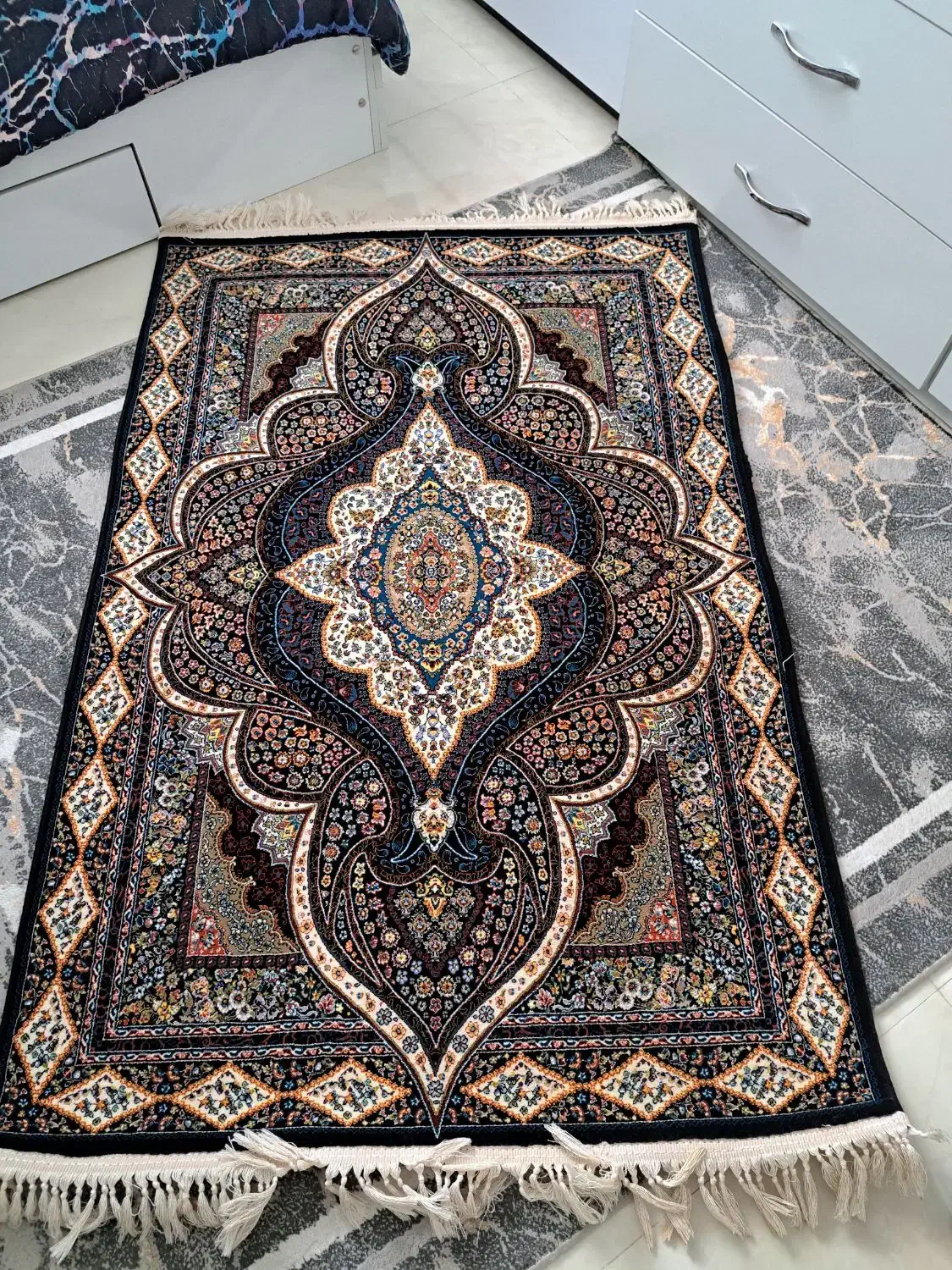 فرشه ۹ متری با دوتا ۲ متری|فرش|مهاجران, |دیوار