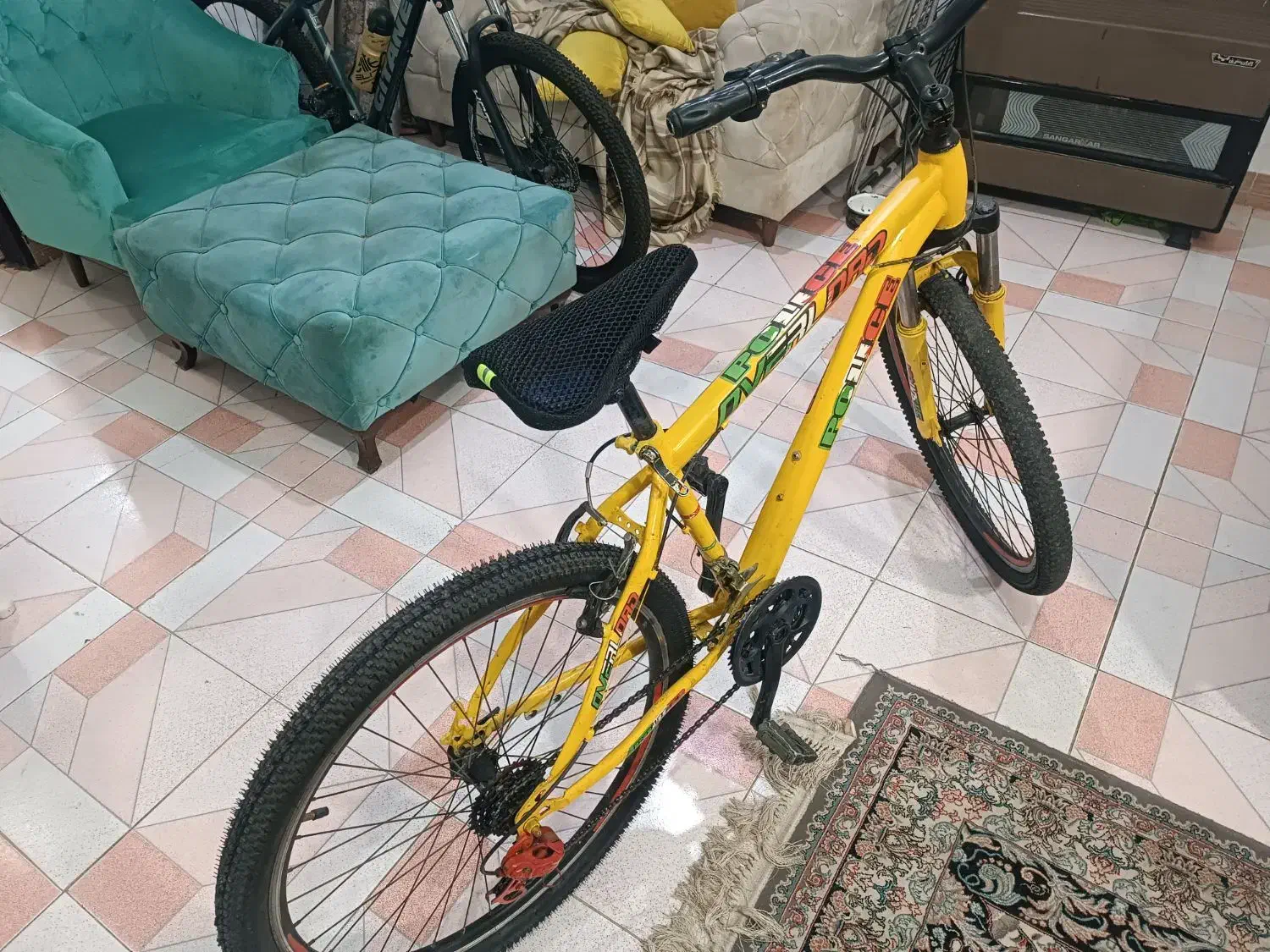 دوچرخه|دوچرخه، اسکیت، اسکوتر|رشت, هلال احمر|دیوار