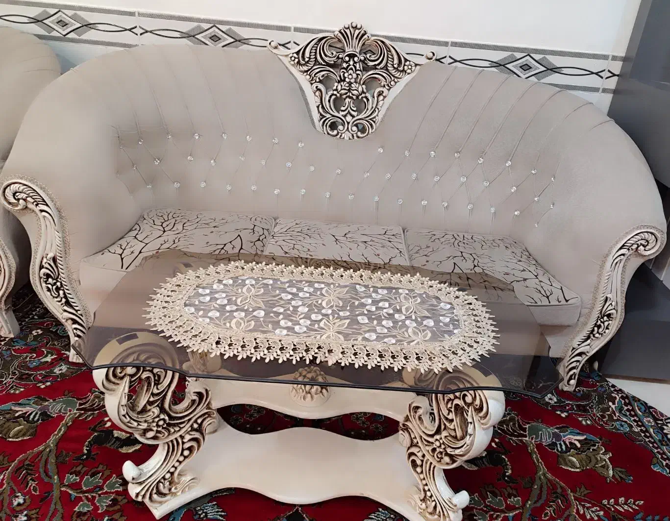 مبل ۷ نفره|مبلمان خانگی و میز عسلی|میانه, |دیوار