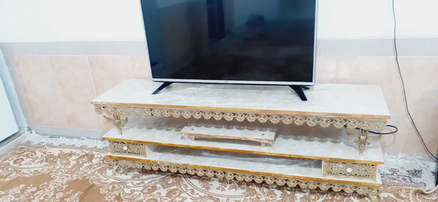 میز تلویزیون برنز|میز تلویزیون|زاغه, |دیوار