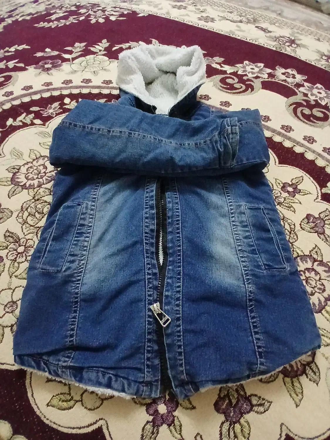 کاپشن طرح لی درحدنو|لباس|بابل, |دیوار