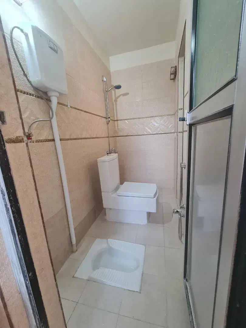 حیاط دربست خیابان کیانی