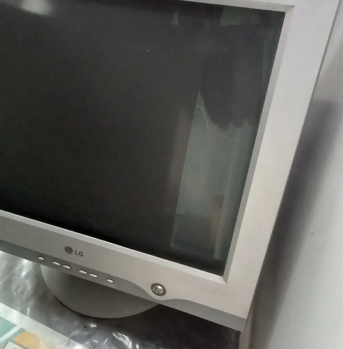 مانیتور 17 CRT|قطعات و لوازم جانبی رایانه|قائمشهر, |دیوار