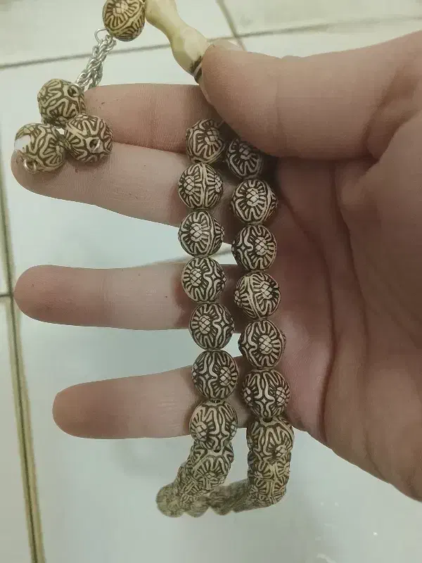 تسبیح|کلکسیون اشیاء عتیقه|مشهد, خواجه ربیع|دیوار