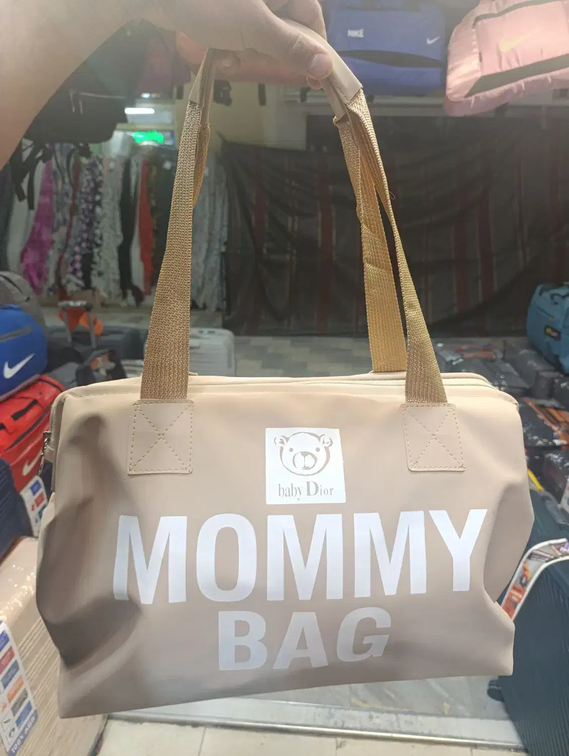 مامی بگ|کیف، کفش، کمربند|همدان, |دیوار