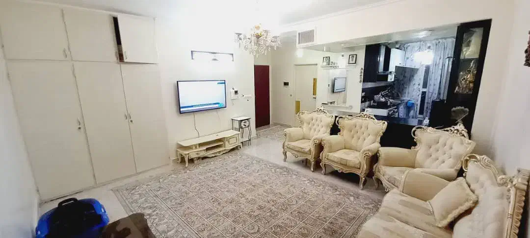 ۶۱ متر / پارکینگ و آسانسور / رهن (مقطوع)