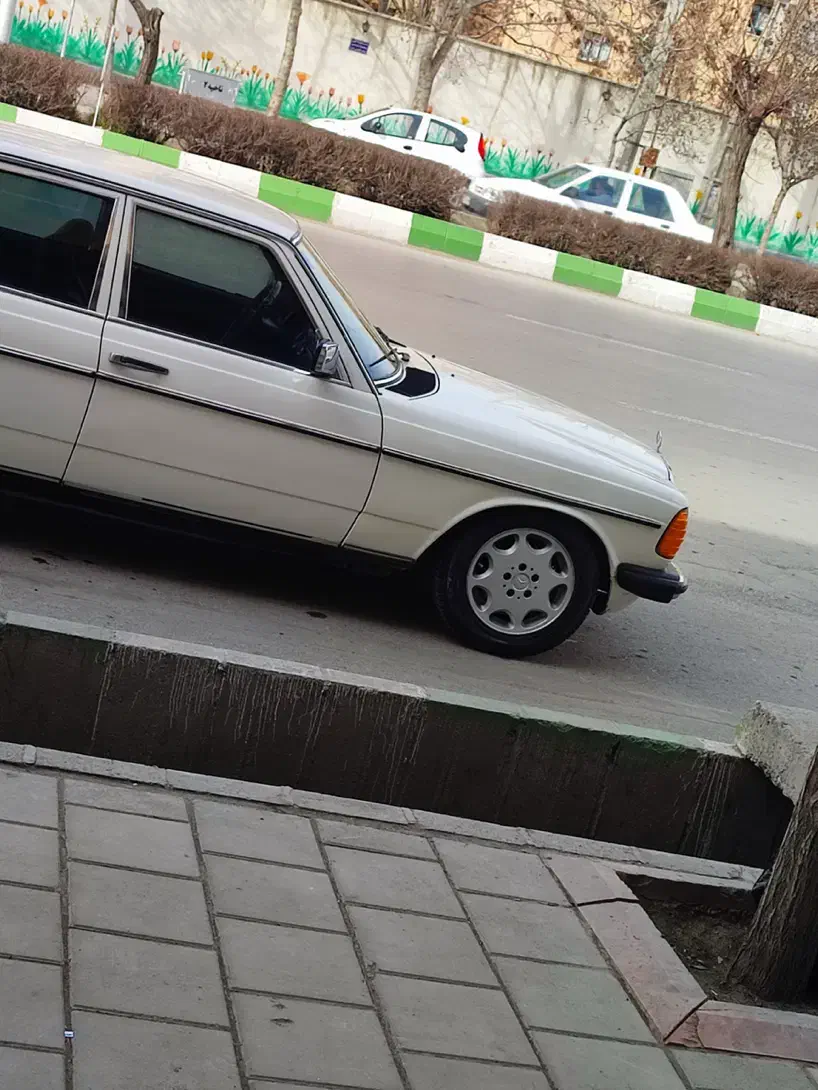 بنز 230 دانشجویی|خودرو کلاسیک|تهران, آذربایجان|دیوار