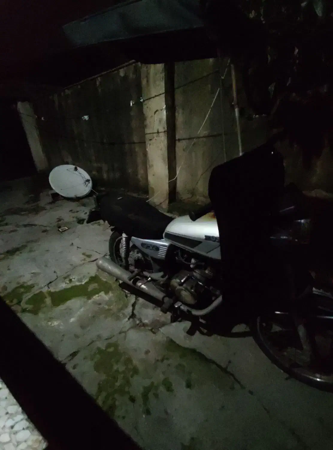 موتور|موتورسیکلت|رشت, نیروی دریایی|دیوار