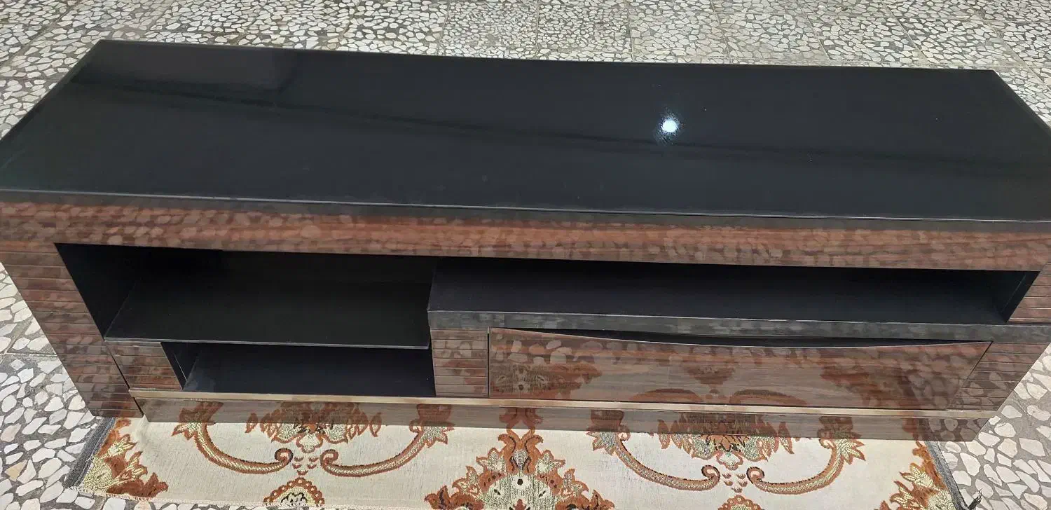 فروش میز تلویزیون کاملا سالم|میز تلویزیون|رشت, جهاد|دیوار