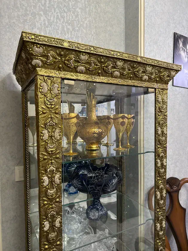 ویترین برنجی|بوفه، ویترین، کنسول|آشتیان, |دیوار